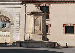 La fontaine.