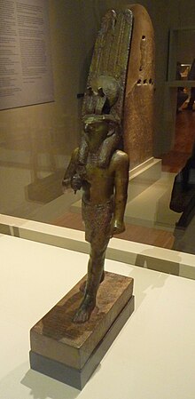 Statue de Montou-Rê lors de l'exposition Servir les dieux d'Égypte (Musée de Grenoble).