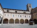 Recanati Convento di S. Agostino chiostro