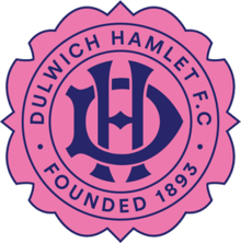 Biểu tượng gốc của Dulwich Hamlet được tạo ra vào năm 1893 và được giới thiệu lại vào năm 2018 để kỷ niệm 125 năm thành lập câu lạc bộ