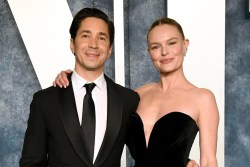 BEVERLY HILLS, CALIFORNIA - MARCH 12: (L-R) Justin Long and Kate Bosworth attend the 2023 Vanity Fair Oscar Party Hosted By Radhika Jones at Wallis Annenberg Center for the Performing Arts on March 12, 2023 in Beverly Hills, California. (Photo by Jon Kopaloff/Getty Images for Vanity Fair)