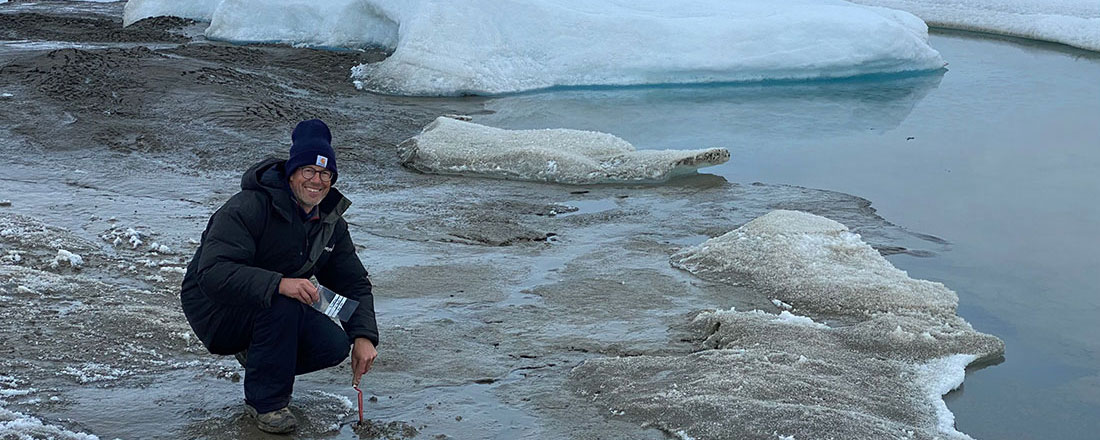 Sampling on islets, North of Greenland