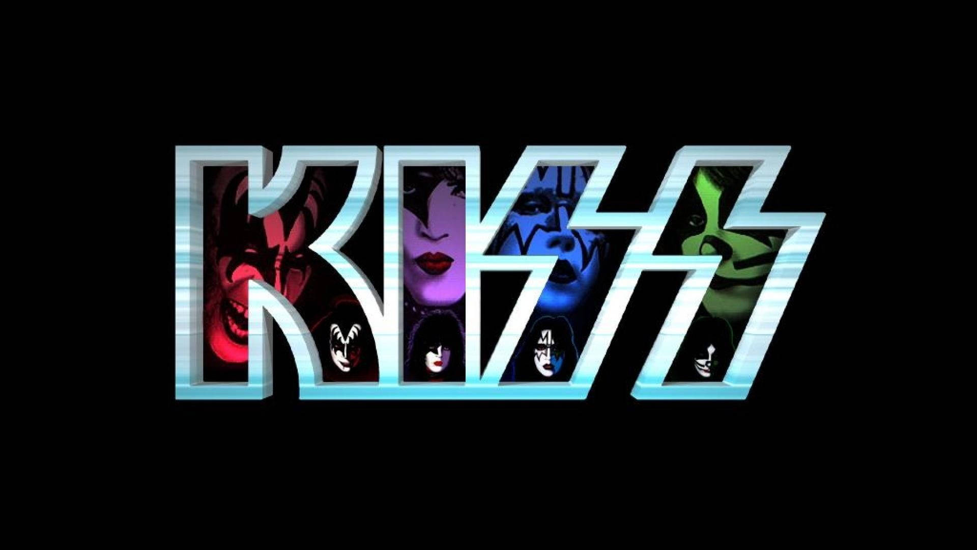 Kiss Wallpaper