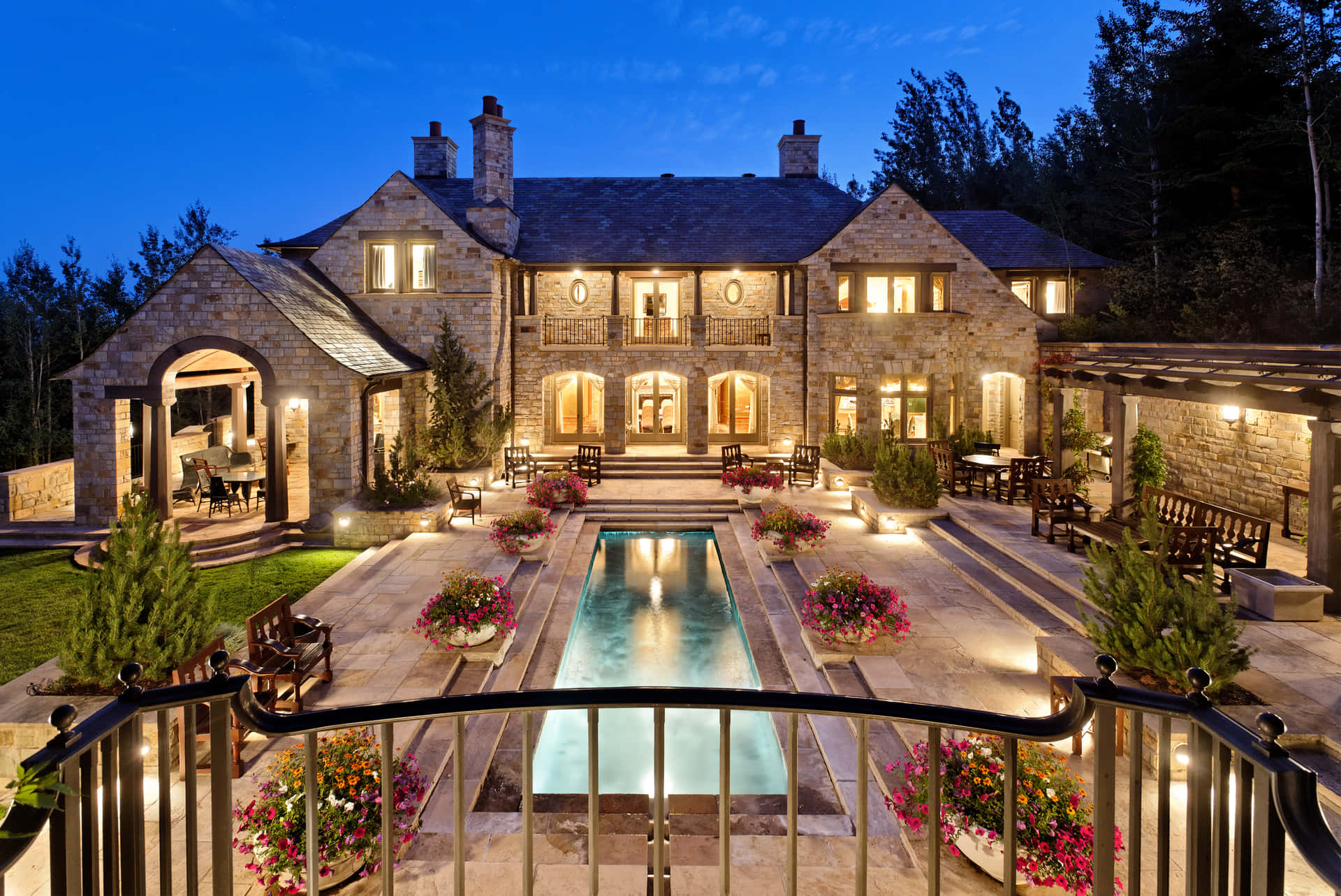 Luxury House Wallpaper