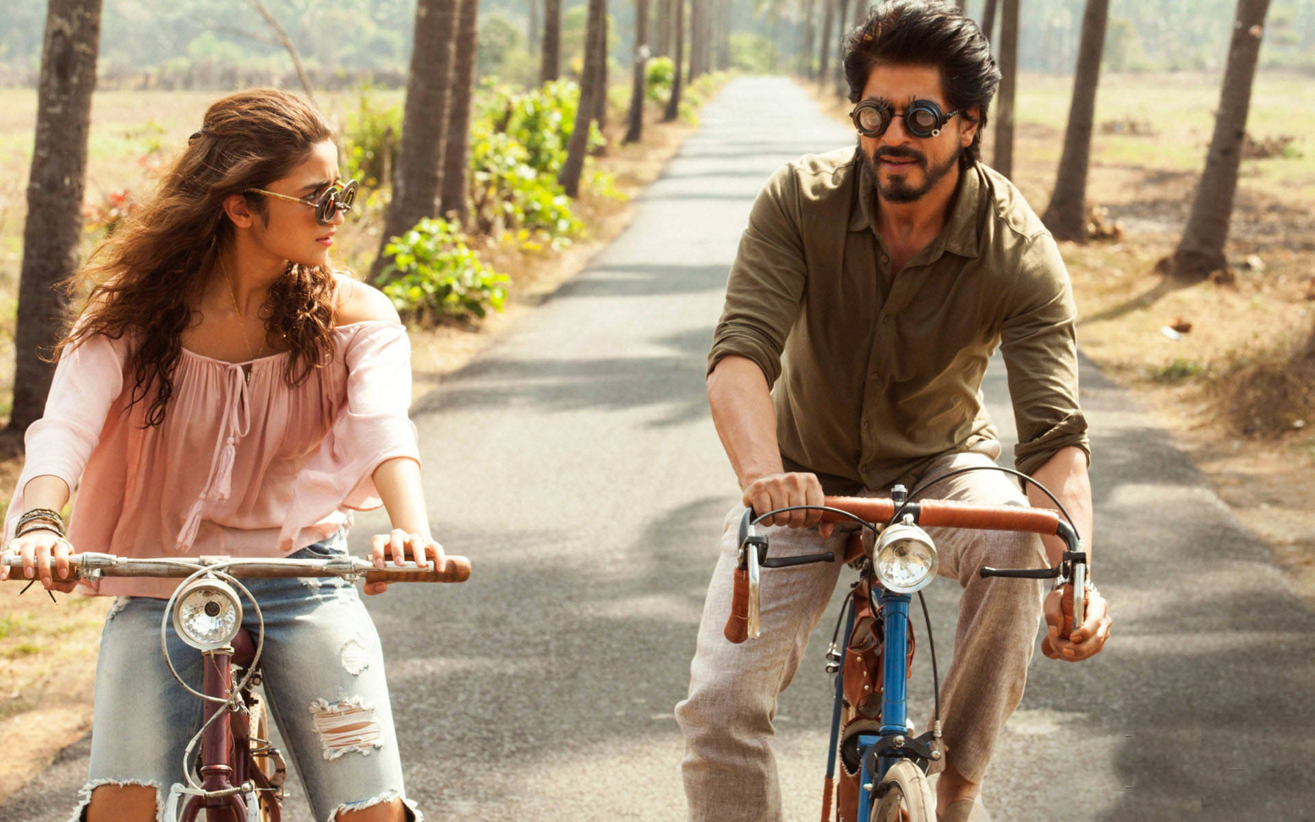 Alia Bhatt Dear Zindagi Biking Wallpaper