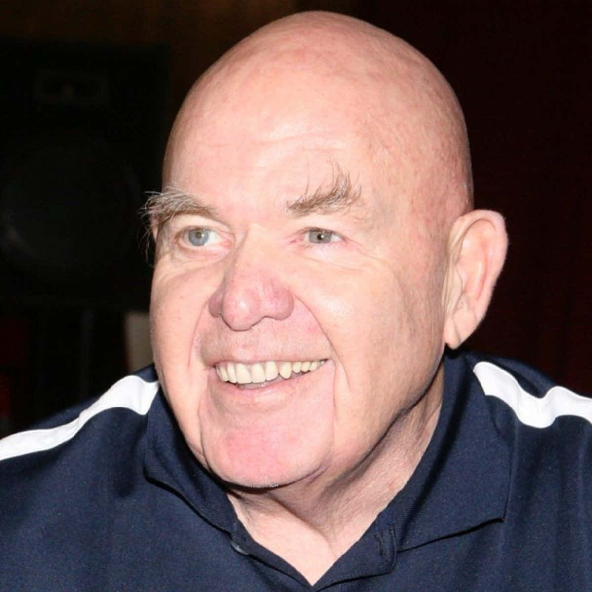 Georgesteele Sonriendo Fondo de pantalla