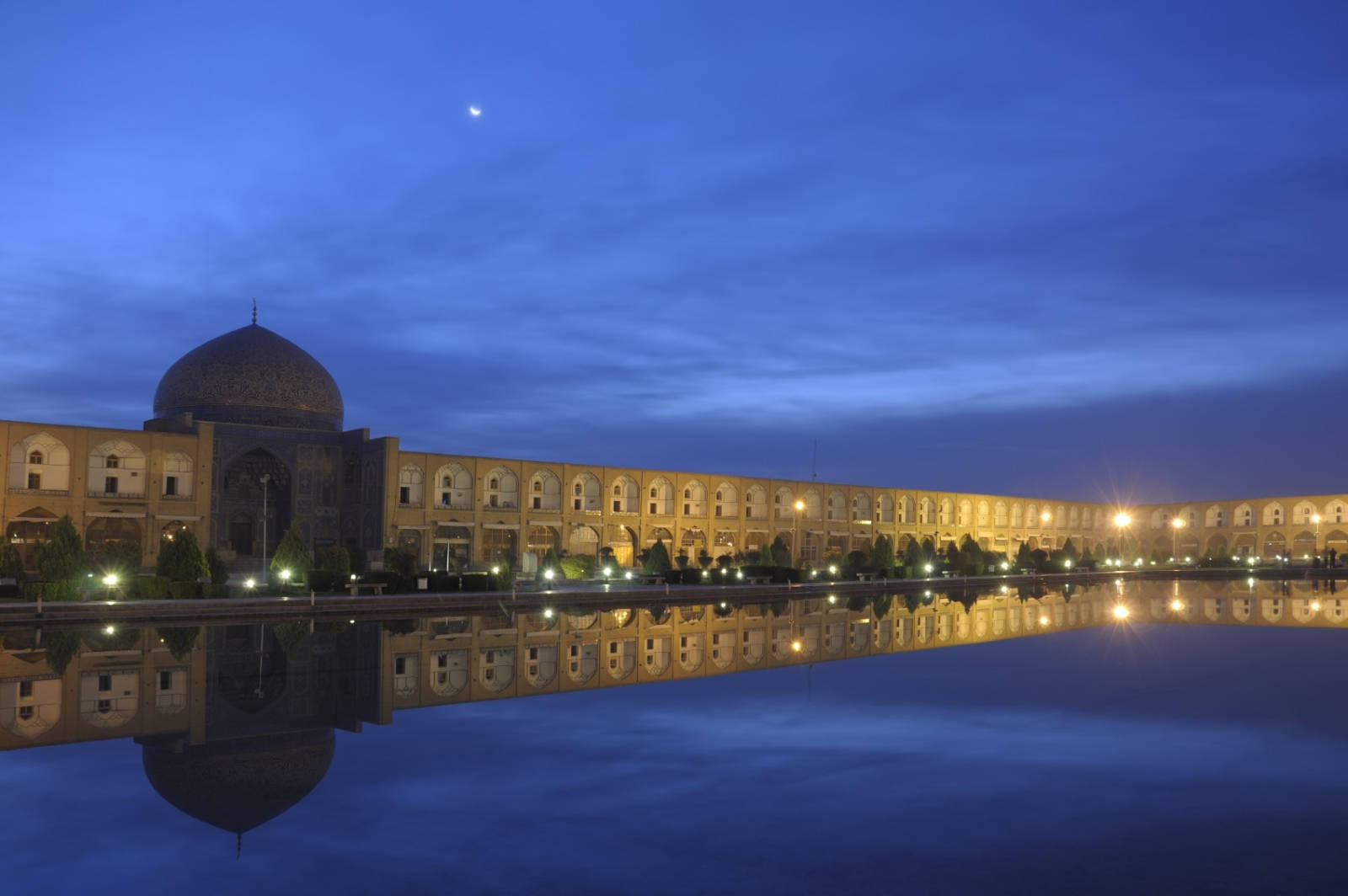 Maestosa Moschea Di Notte Iran Sfondo