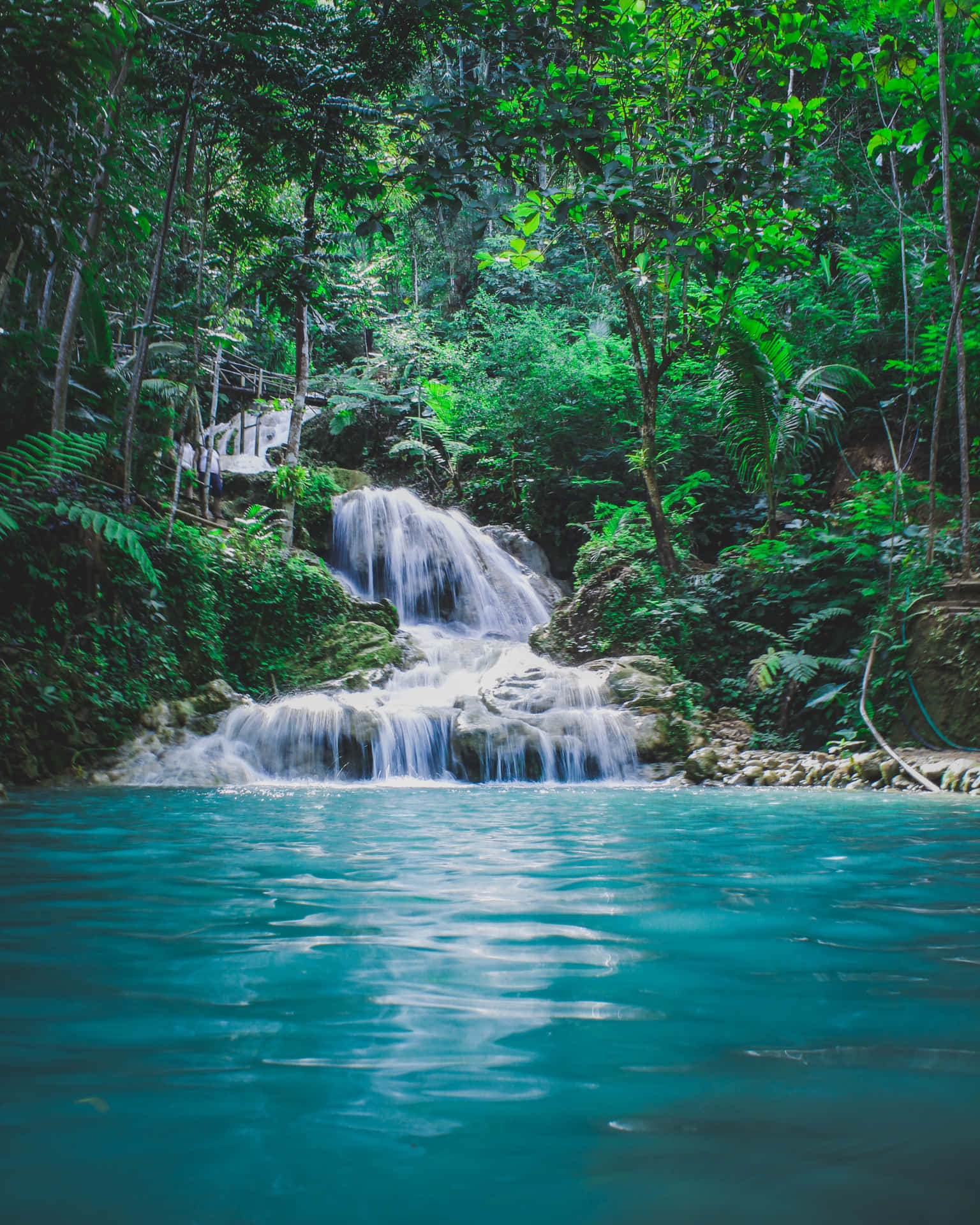 Imagenasombrosa Del Paraíso De Cascadas Azules