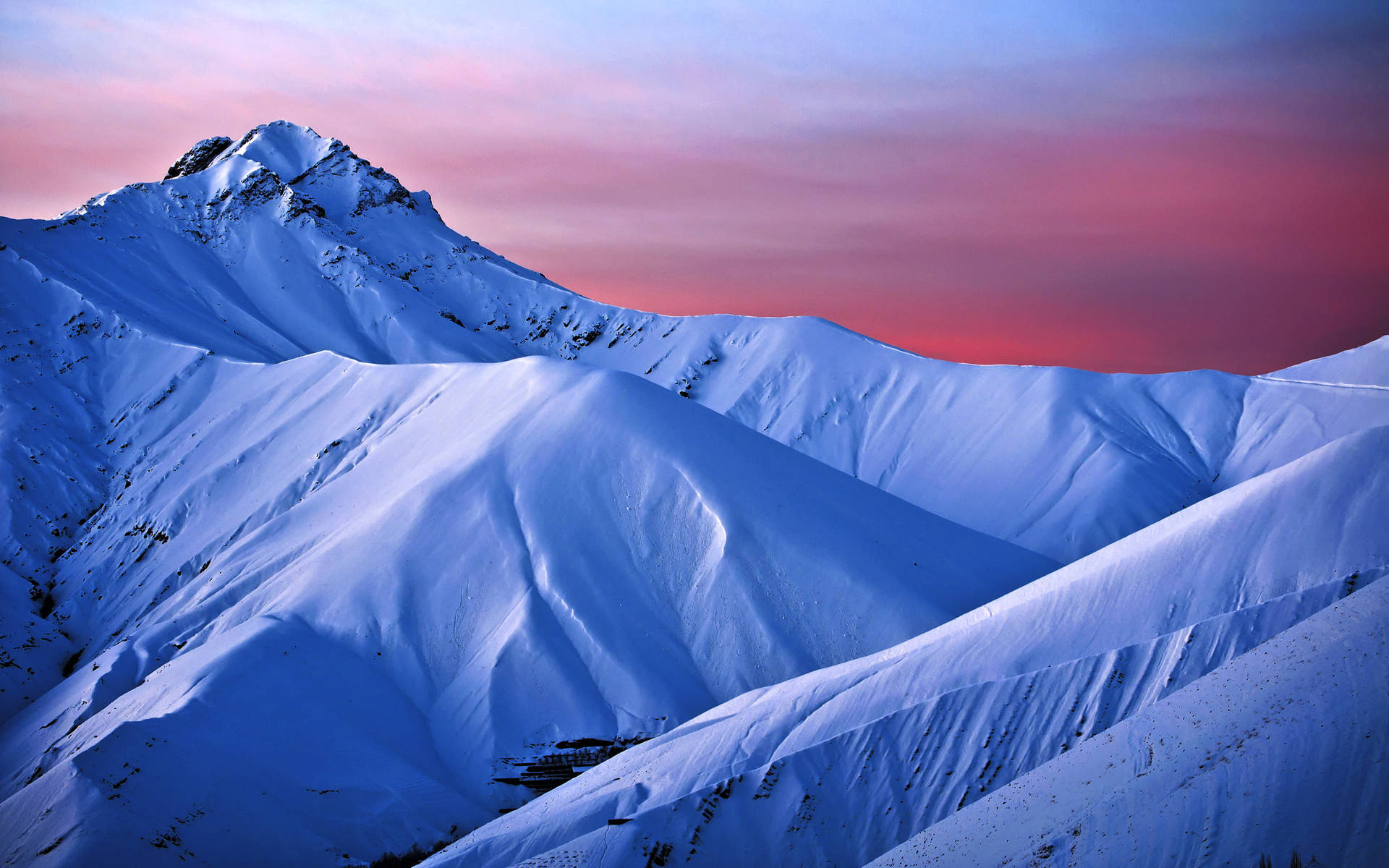 Snefjell og rosa himmel tapet Wallpaper