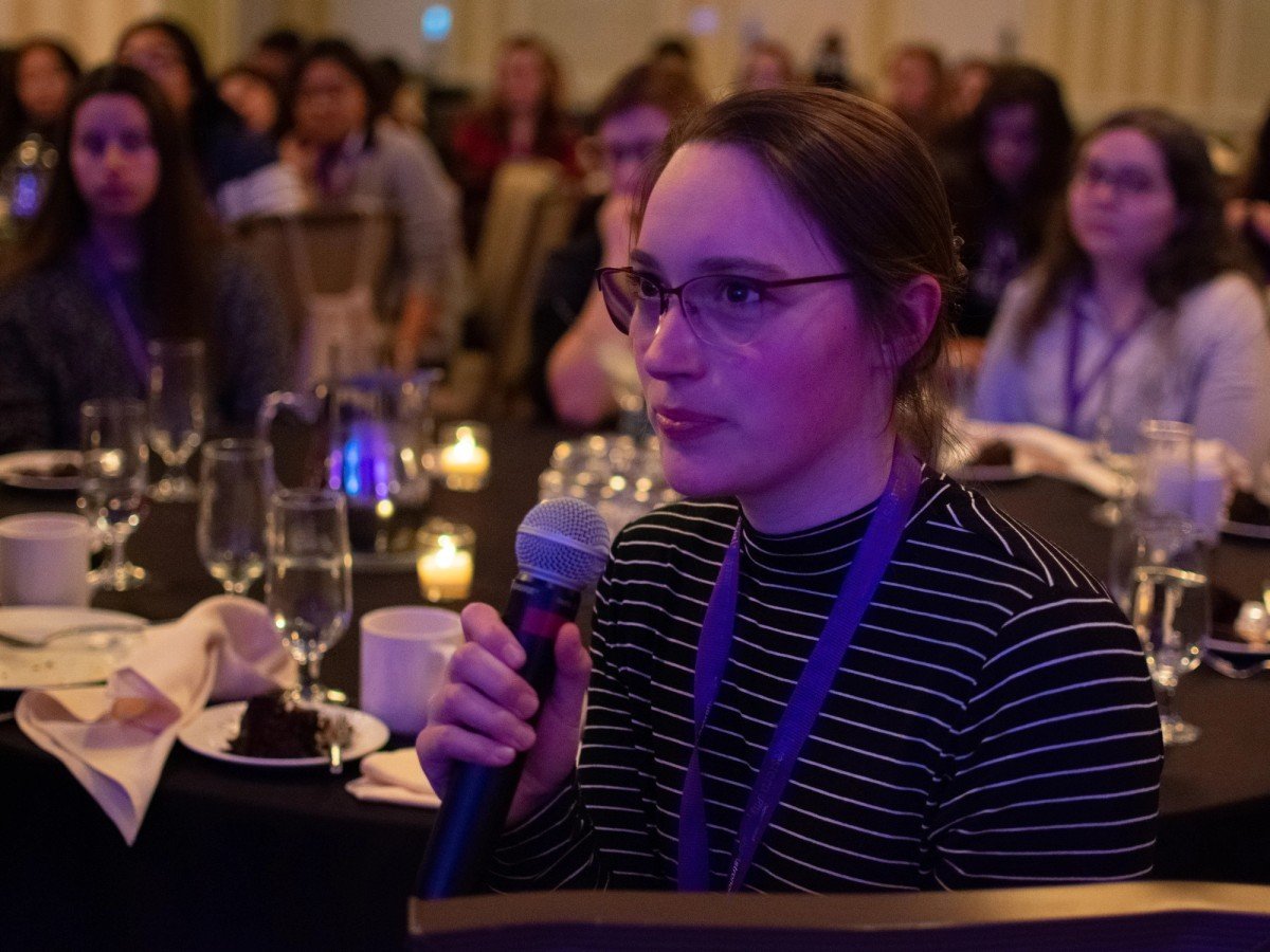 An attendee at an APS banquet