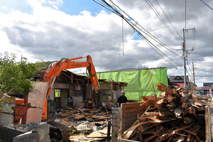 空き家の解体現場=茨城県つくばみらい市