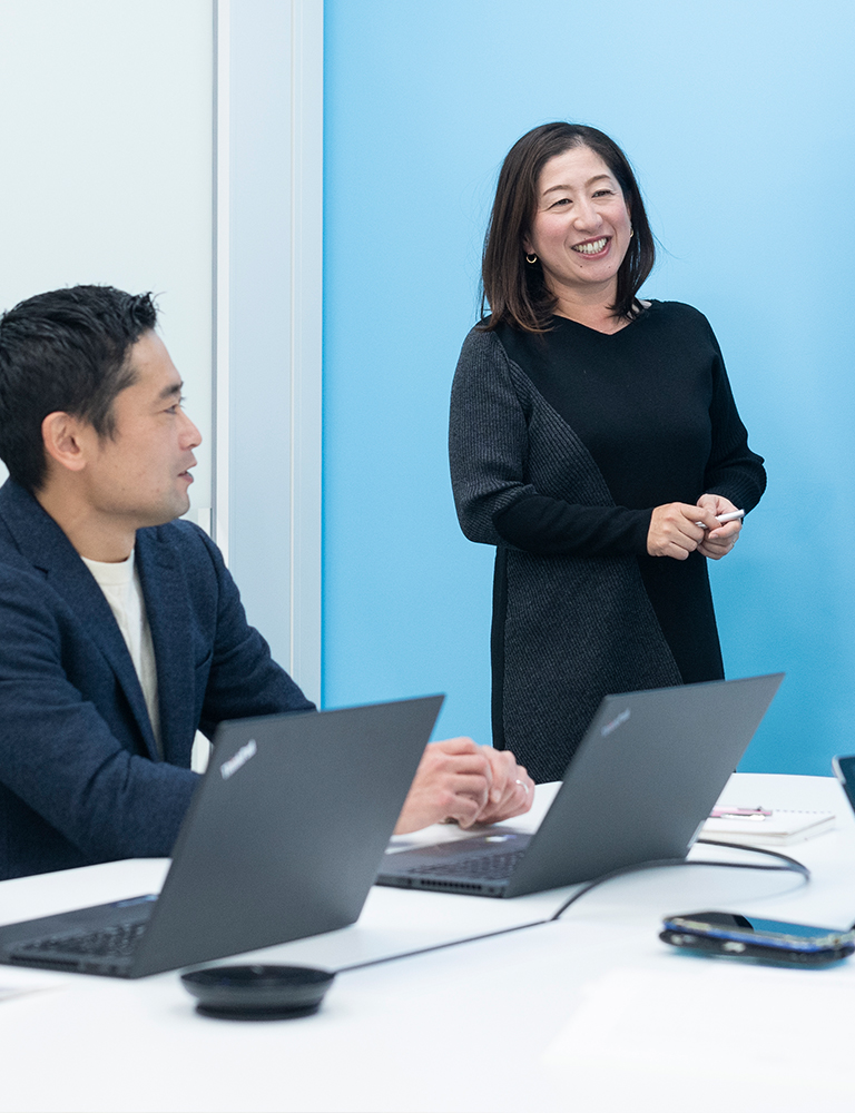 ラボの2人のバイオジェン社員