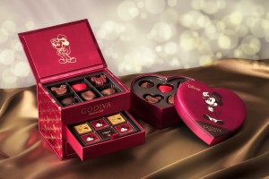 ディズニーストア「GODIVA」とコラボ！　大人っぽいミッキーのスイーツボックスなど登場