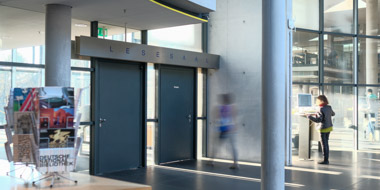 Eingang in den Lesesaal der Deutschen Nationalbibliothek in Frankfurt am Main