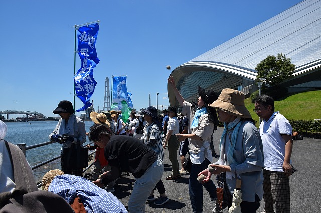 8月8日は「世界EM団子の日」 地球規模で繋がる水質浄化のEMイベント