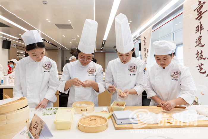 Hangzhou hosts culinary showdown featuring time-honored dishes