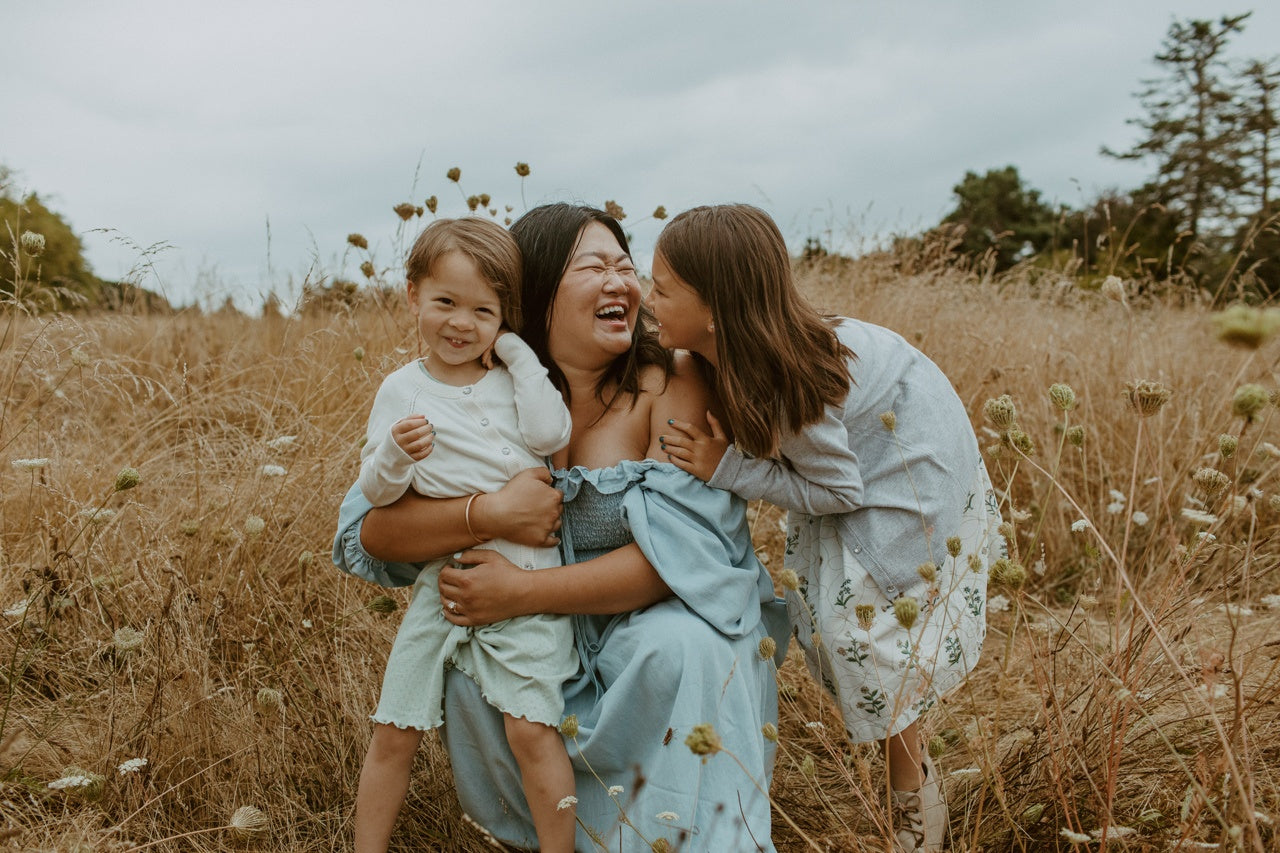 renton women boutique owner emily with daughter esme and elodie