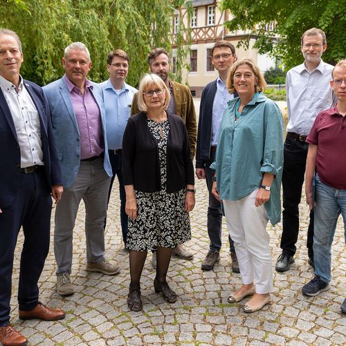 Rektor Prof. Dr. Folker Roland, Bernard Capraro (Intel), Prof. Dr. Thomas Leich, Prof. Dr. Andrea Heilmann, Prof. Dr. Jörg Fochtmann, Prof. Dr. René Schenkendorf, Prof. Dr. Louisa Klemmer, Prof. Dr. Frieder Stolzenburg, Prof. Dr. Simon Adler (v.l.n.r.) Foto: Andreas Schubert/Hochschule Harz