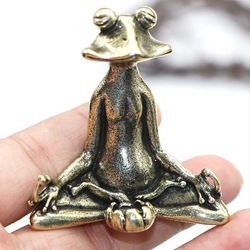 meditating zen frog statue