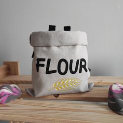 chalk bag flour for rock climbing and bouldering