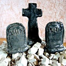 set of 3. ceramic grave stones. fish tank decor