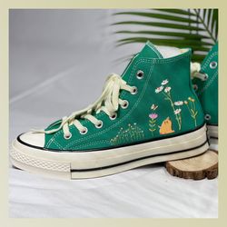 embroidered converse pet, converse chicken embroidered, embroidered converse high tops flower, customized pet shoes, tin