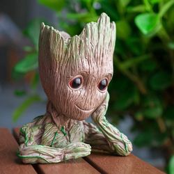 groot man planter pot