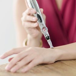 ultra-effective needleless electric laser acupuncture pen: experience holistic healing