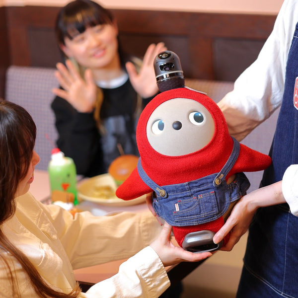 LOVOT CAFE Café menu featuring anime-style robots and exclusive gifts (reservation required) - Kawasaki City Store