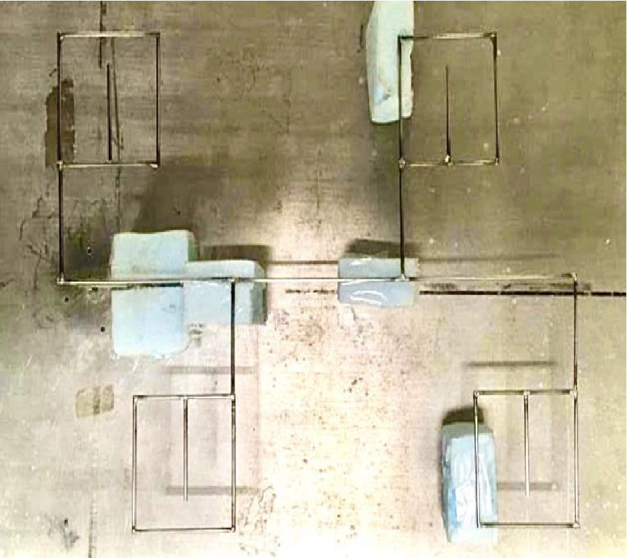 A LOOP ANTENNA WITH ENLARGED BANDWIDTH OF CIRCULAR POLARIZATION --- ITS APPLICATION IN A COMB-LINE ANTENNA