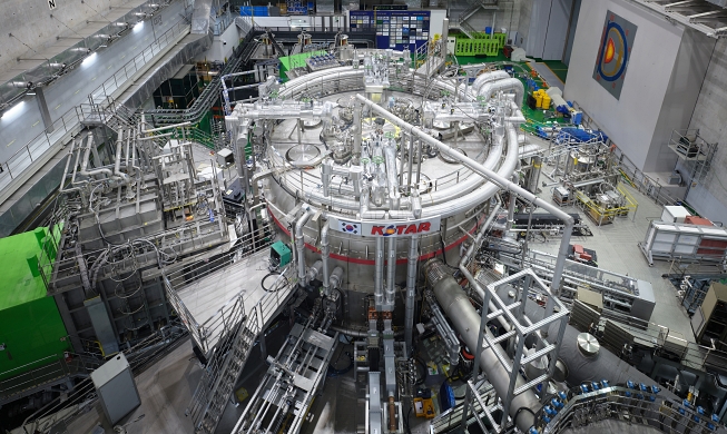 Nuclear fusion project gets KRW 1.2T to harness 'artificial sun'