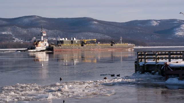 Barge on Hudson