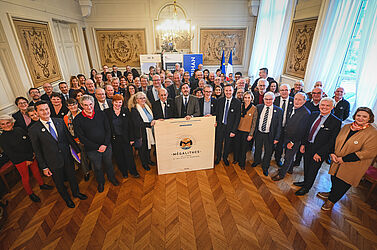 Signature de la charte d’engagements communs de la candidature UNESCO des Mégalithes de Carnac et des rives du Morbihan