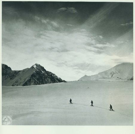 Crossing the Muldrow Glacier on foot