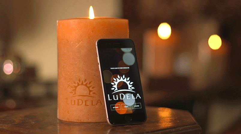 Smart Wax Candle Perfect For People Who Can’t Stop Knocking Candles Over