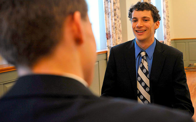 Applicant being interviewed by a Scholar alumnus