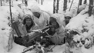 Finnish fighters wore white camouflage and were used to the intense cold