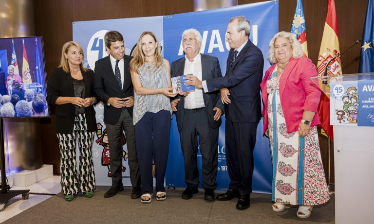 Fundación Triptolemos galardonada por AVACU en la celebración de su 45 aniversario