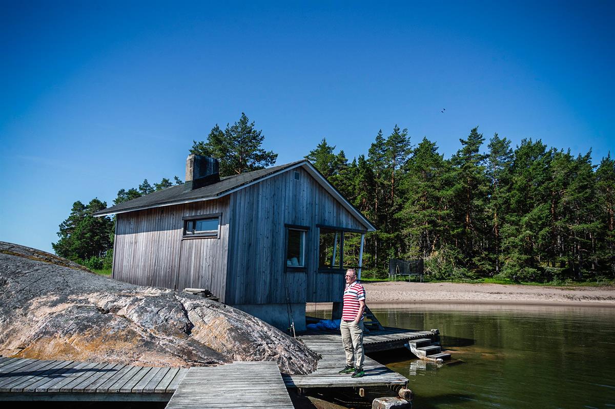 Rantamökin vieressä, kauniissa saaristomaisemassa yksi Jari von Zweygbergkin lapsista sanoi tahdon. Tällöin ylempänä rinteessä sijaitseva vierasmökki sai uuden nimen, Wedding Suite.