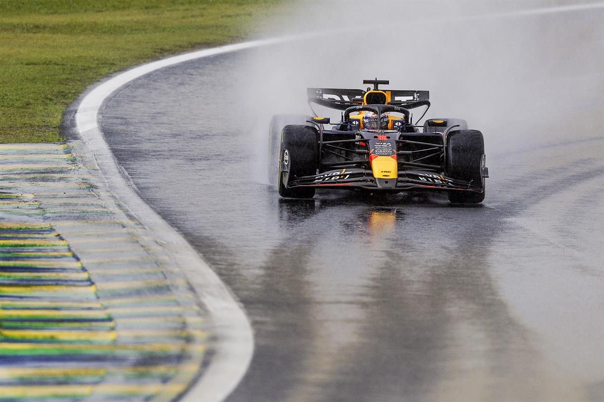 Max Verstappen nousi 17. sijalta Brasilian gp:n voittajaksi.