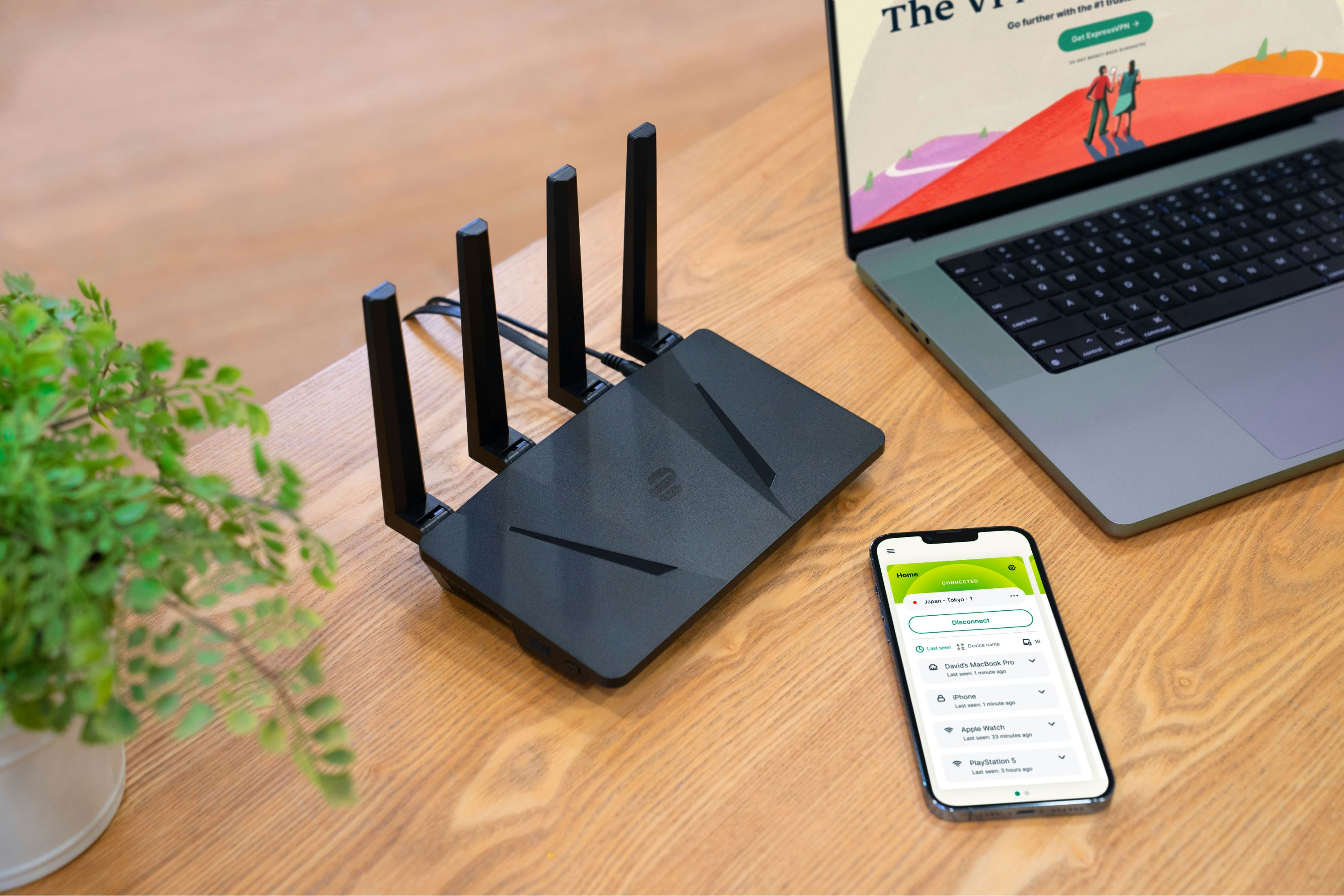 Imagem de estilo de vida do ExpressVPN Aircove na mesa.