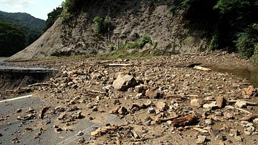 〈現地写真多数〉「今まで、こんなこと一度もなかったのに…」豪雨被災者がこぼした驚きと悲しみが入り混じった“悲痛な心情” | 文春オンライン