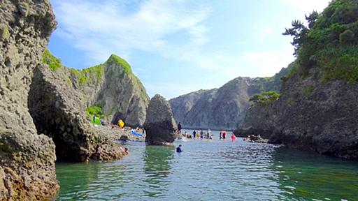 ボートでしか行けない伊豆の秘境「ヒリゾ浜」で夏を満喫！