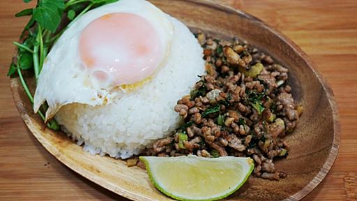 俺流「豚ひき肉のバジル炒めご飯」 - 俺はただ、飯の話をしただけだよ。