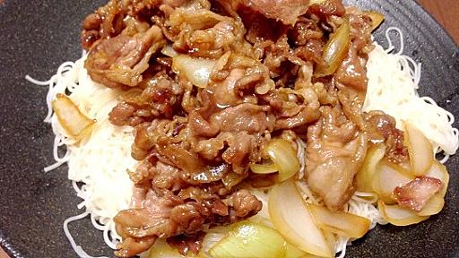 【最強レシピ】そうめんに「豚丼の具」をのせて食べると激ウマッ！ 今年は『のせ系そうめん』が流行の予感!!