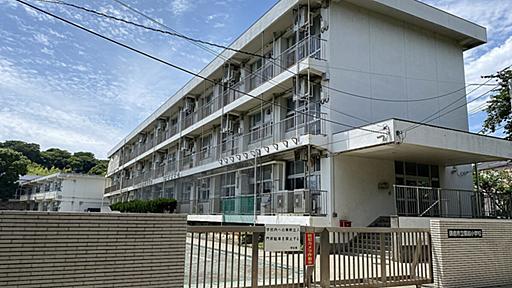 鎌倉市立腰越小学校 - Wikipedia