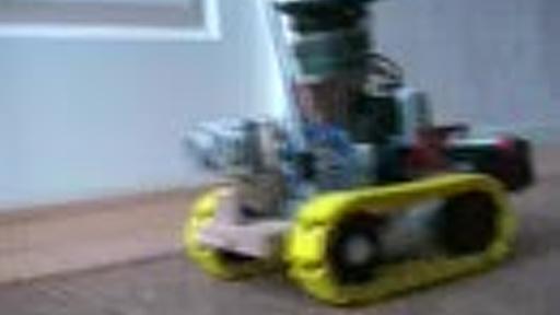 叩けそうなモノを探して叩きだすロボット